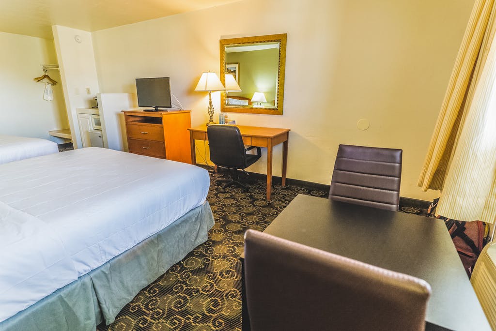 Double queen room with table